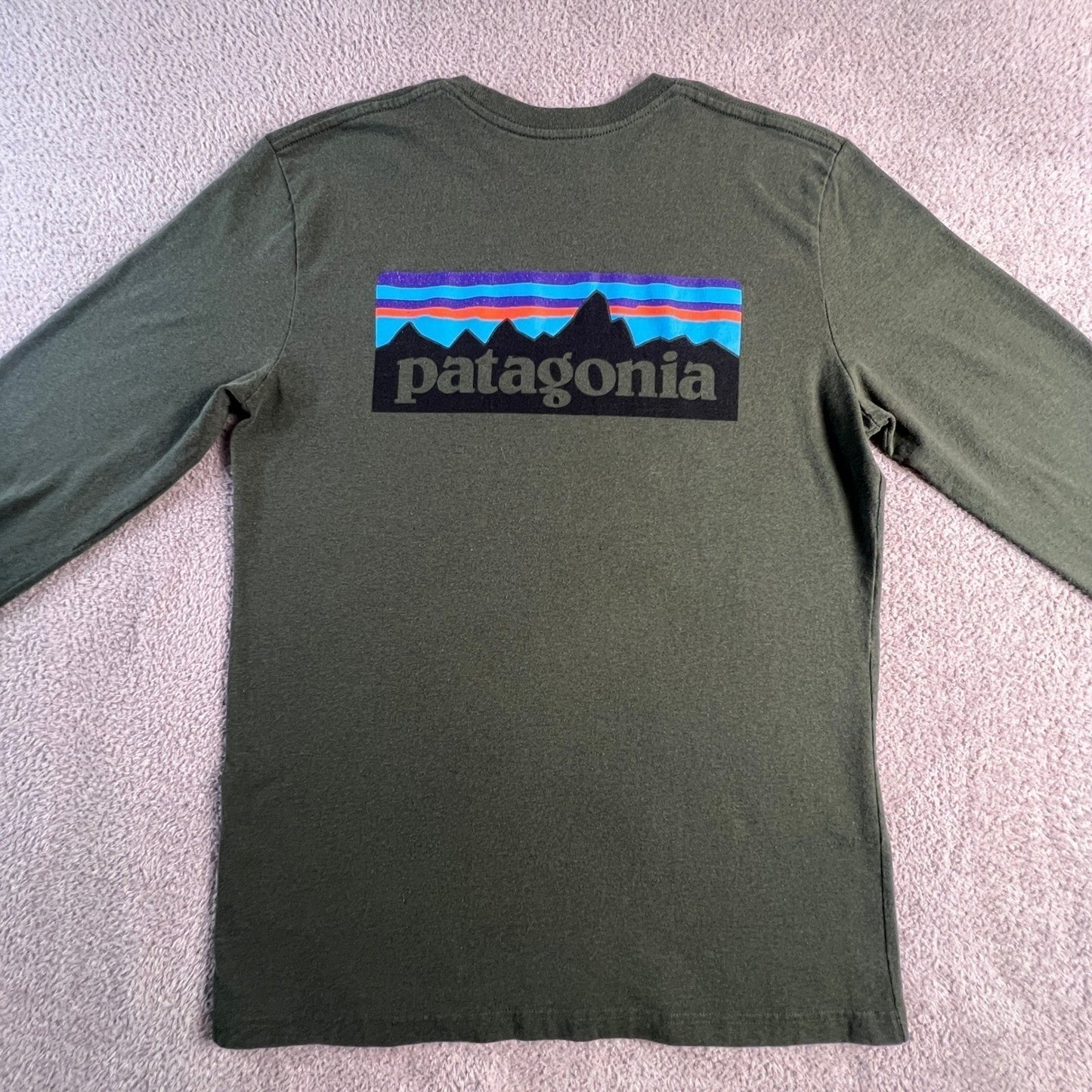 Patagonia Long Sleeve Shirt Mens Medium P-6 Logo Responsibili-Tee Green