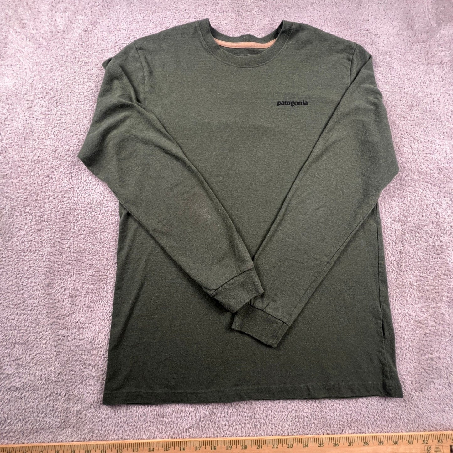 Patagonia Long Sleeve Shirt Mens Medium P-6 Logo Responsibili-Tee Green