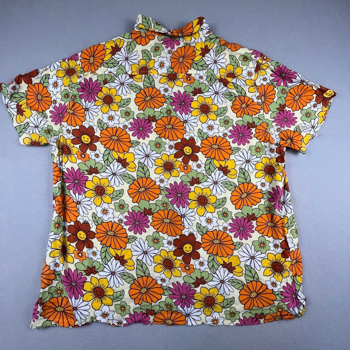 Super Massive Button Down Shirt Mens XL Floral Smiley Face Retro 70s Indie Aloha