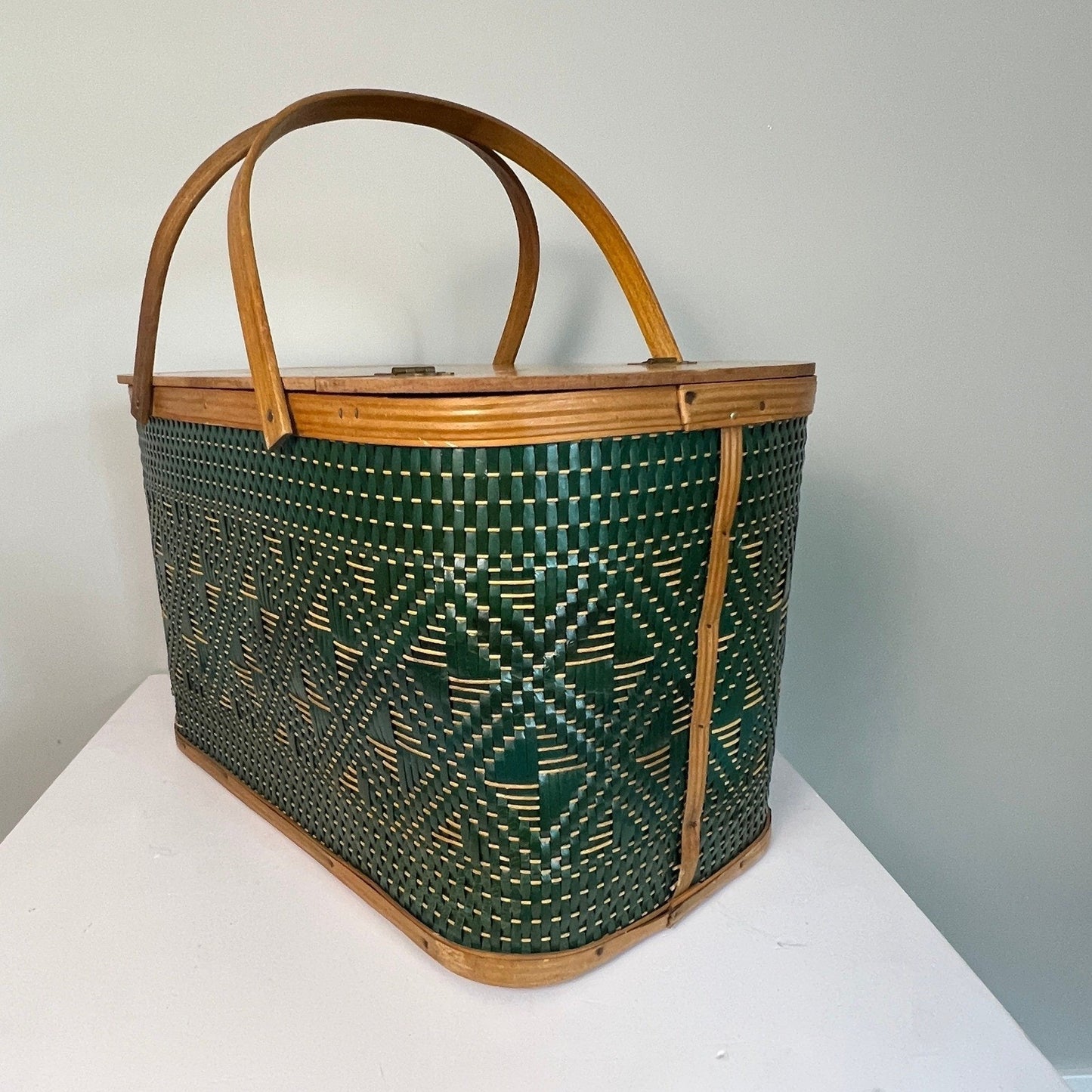 VTG 60s Hawkeye Picnic Basket Green Woven Wood Lid Mid Century Retro Decor