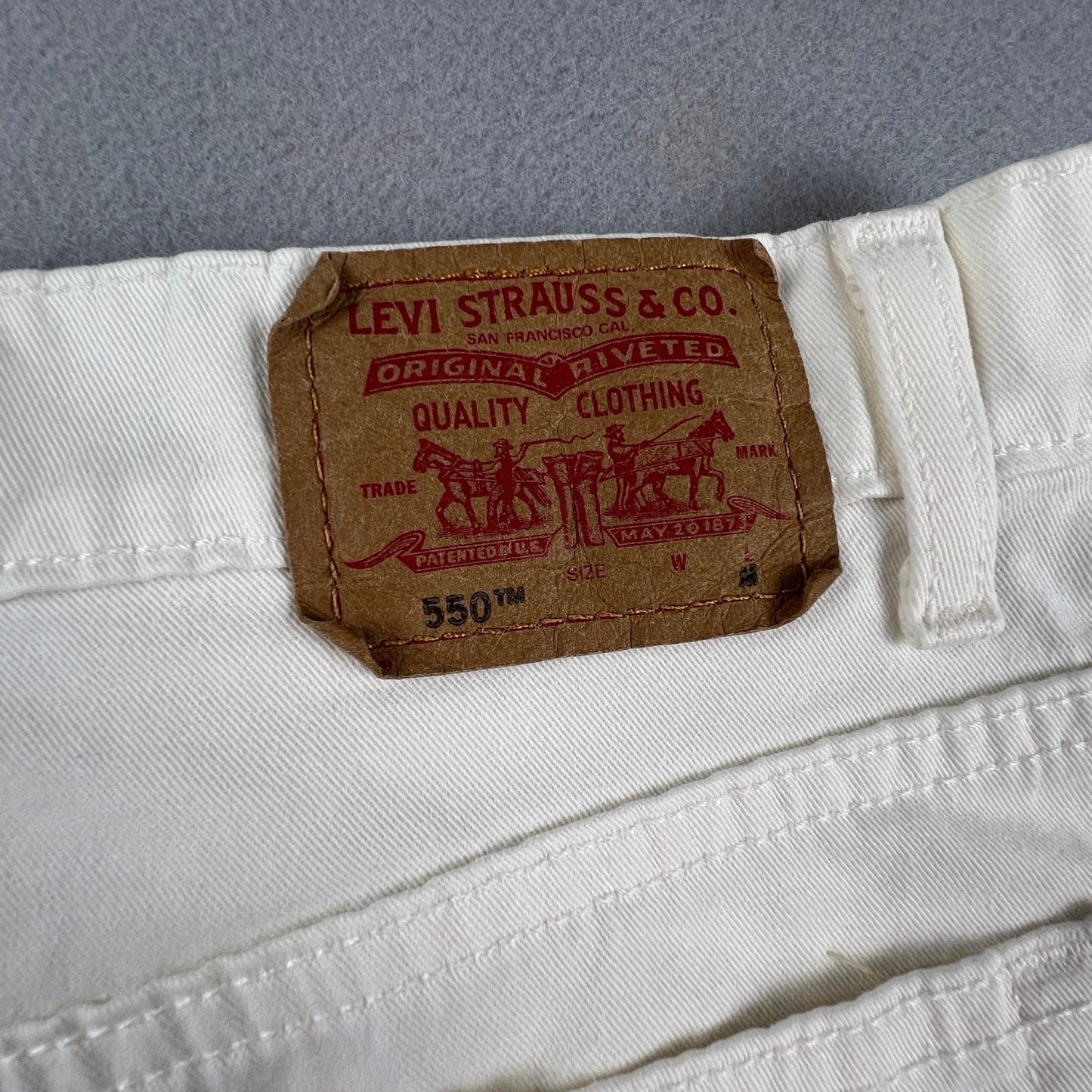 Levi's 550 Relaxed Fit Jeans Womens 10 White Stretch Tapered Leg High Rise Denim