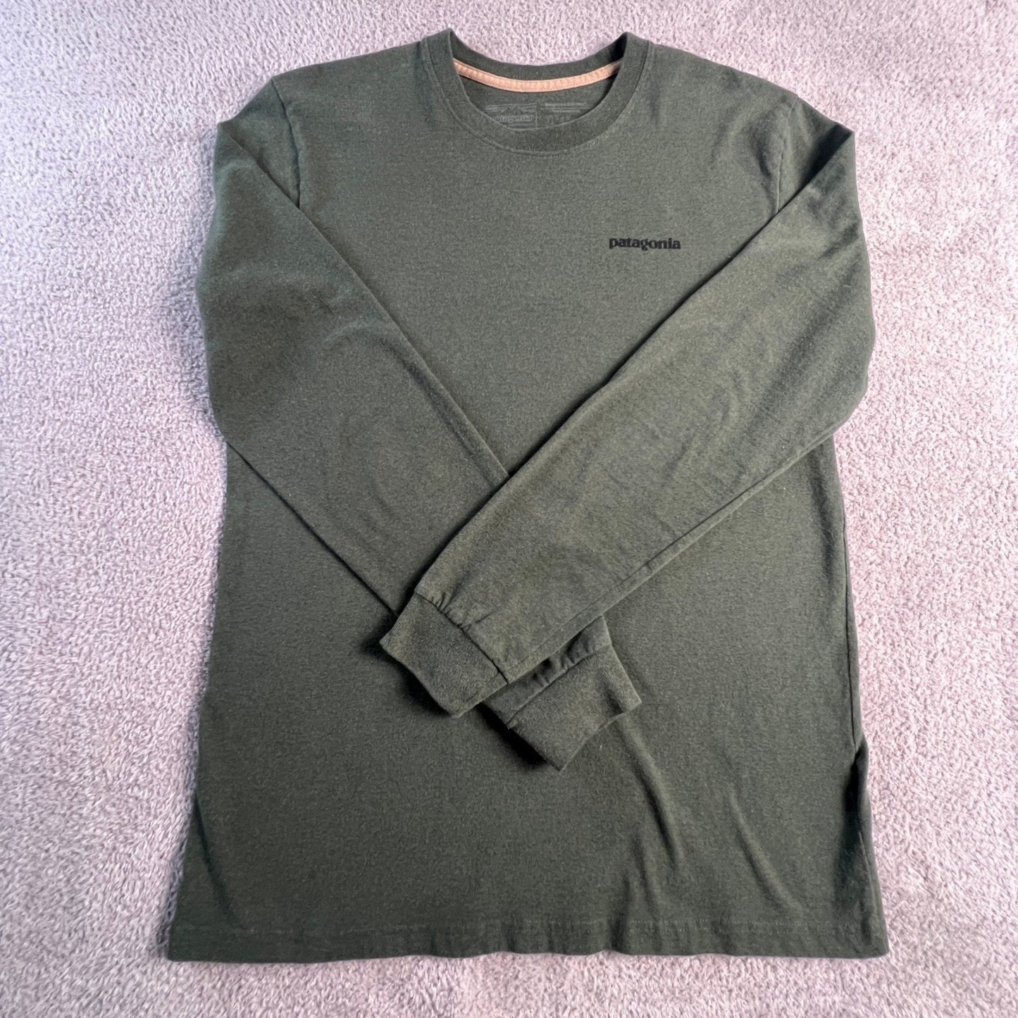 Patagonia Long Sleeve Shirt Mens Medium P-6 Logo Responsibili-Tee Green