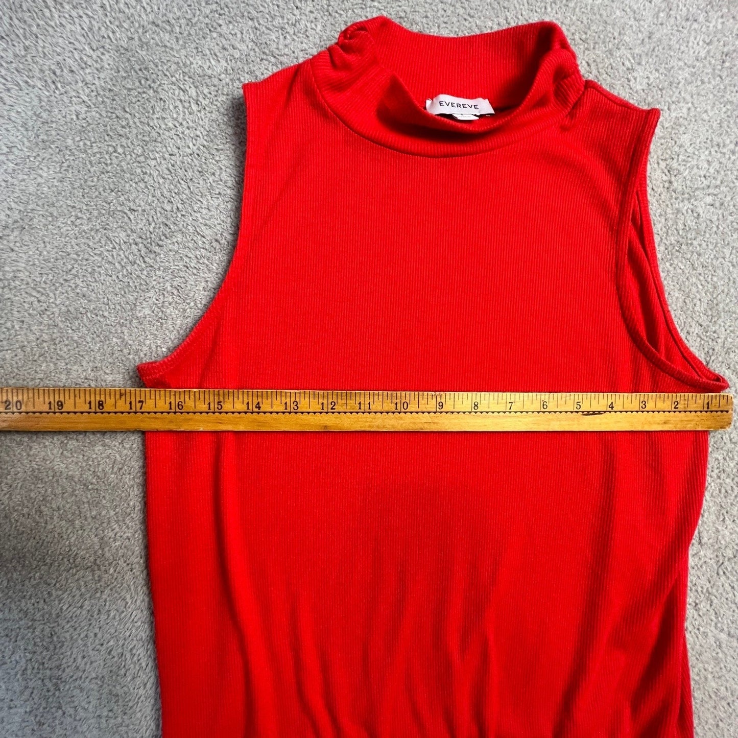 Evereve Mock Neck Top Womens Medium Red Sleeveless Knit Chic Minimalist