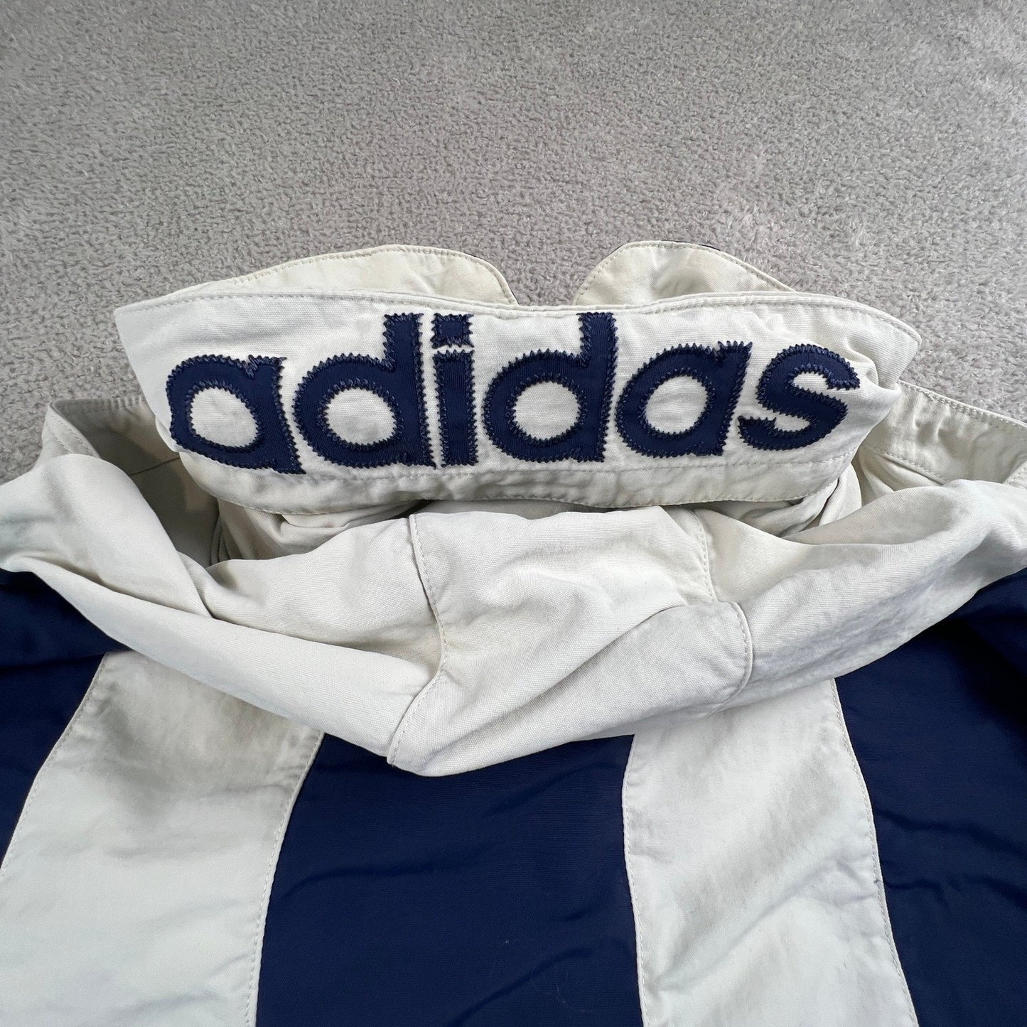 Adidas Windbreaker Jacket Mens Medium Cream Navy Blue Colorblock Trefoil Sporty
