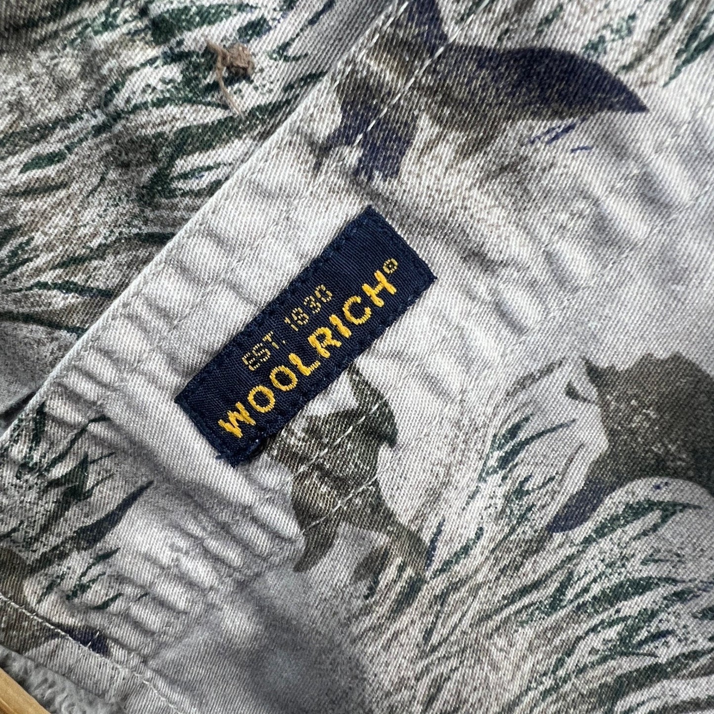 Woolrich Button Down Shirt Mens L Grey Duck Marsh Print Hunting Outdoor Cabin