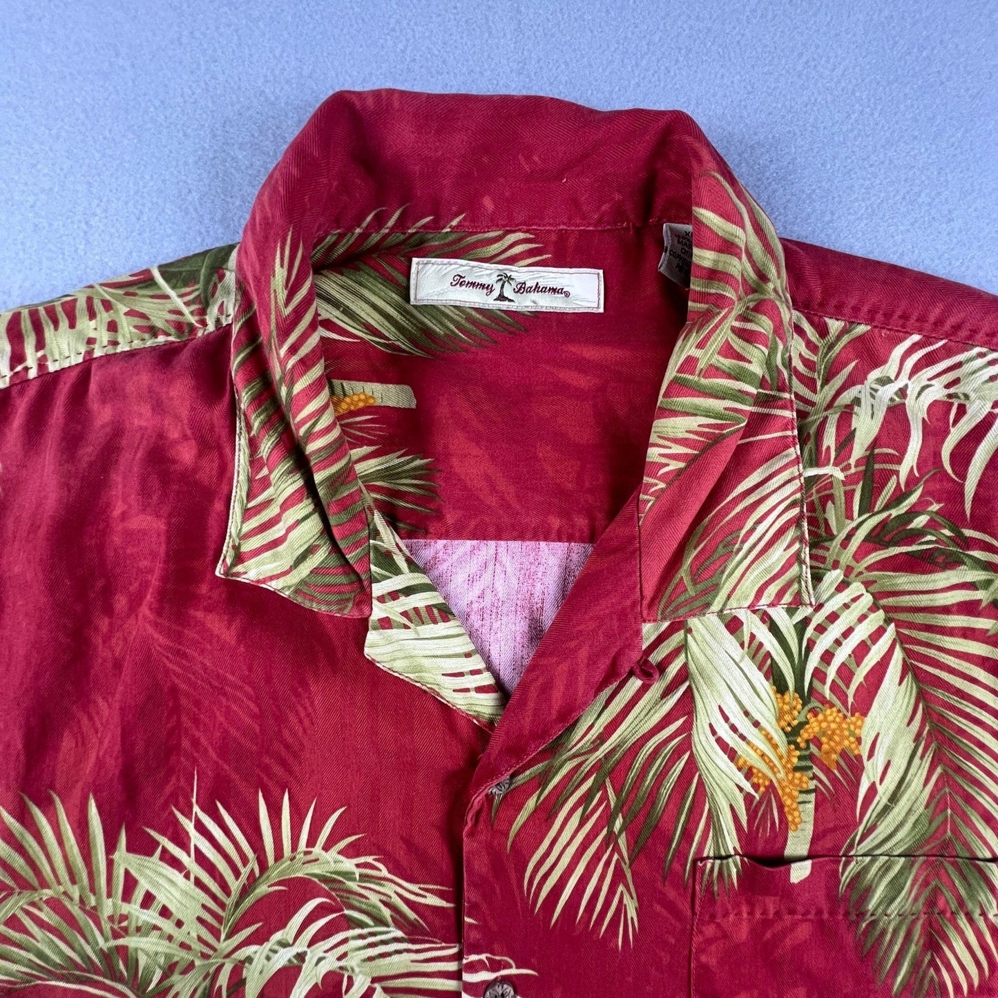 Tommy Bahama Button Up Shirt Mens XL Red Silk Palm Tropical Hawaiian Camp Aloha