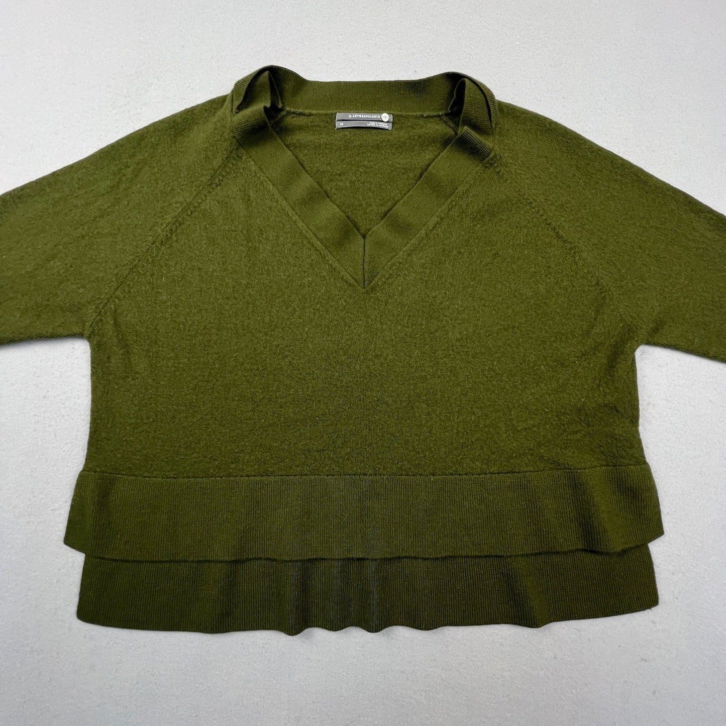 Anthropologie Sweater 100% Merino Wool Womens XS Tiered Hem Knit Minimalist