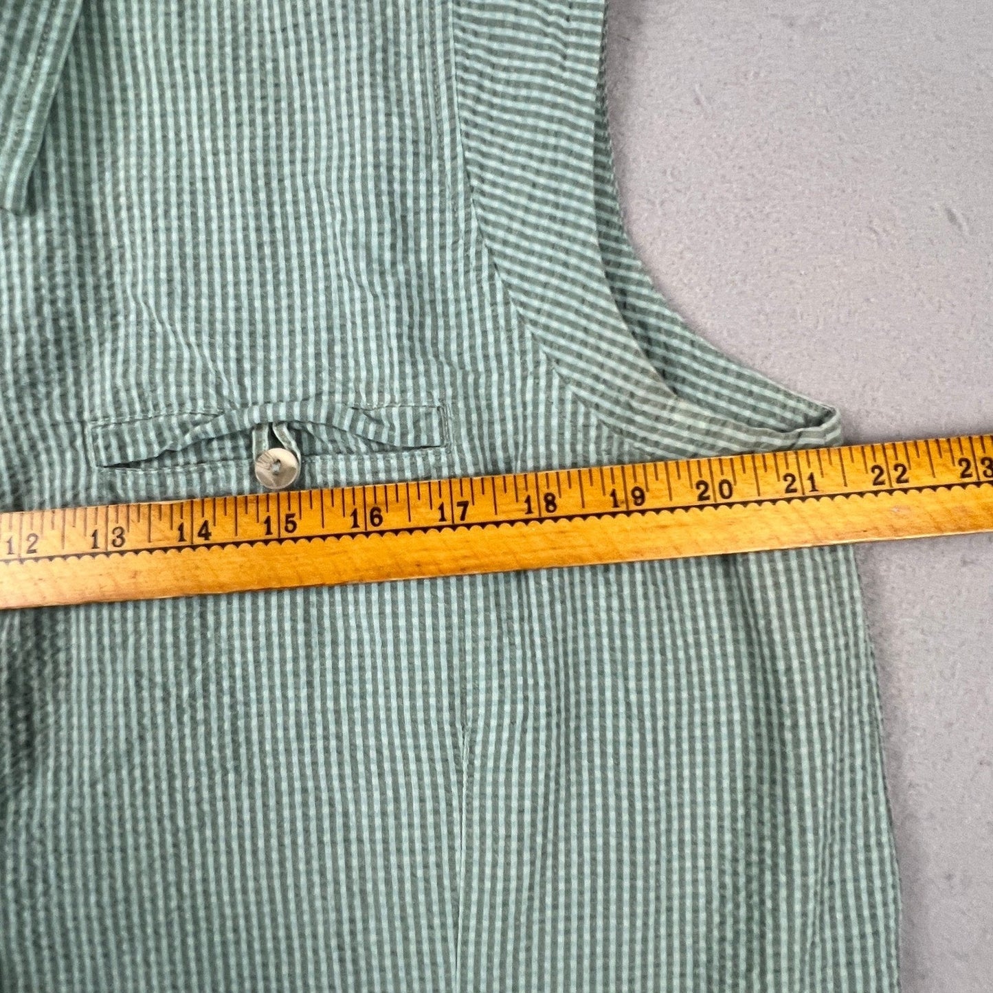 Woolrich Seersucker Shirt Womens XL Green Striped Sleeveless Button Up Outdoor