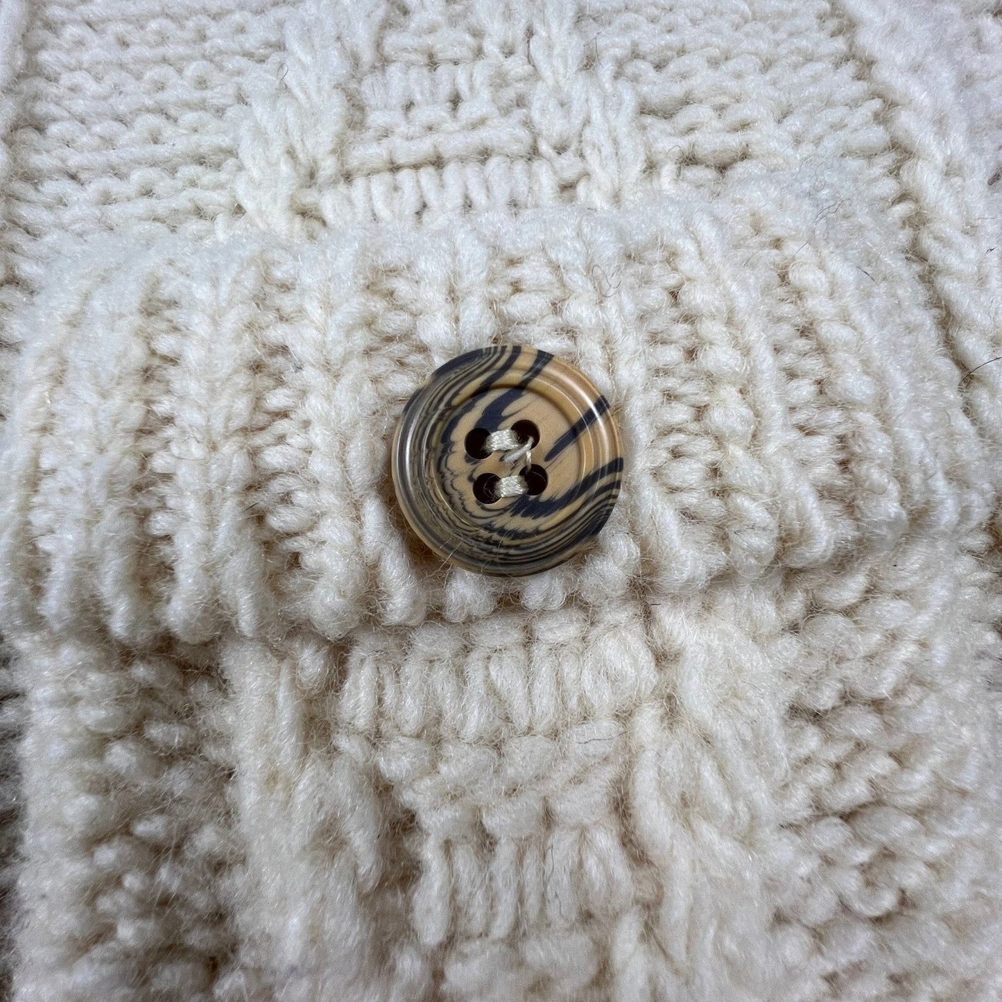 Vintage Pendleton Sweater Mens Large Cream Wool Cable Knit Aran Cardigan USA