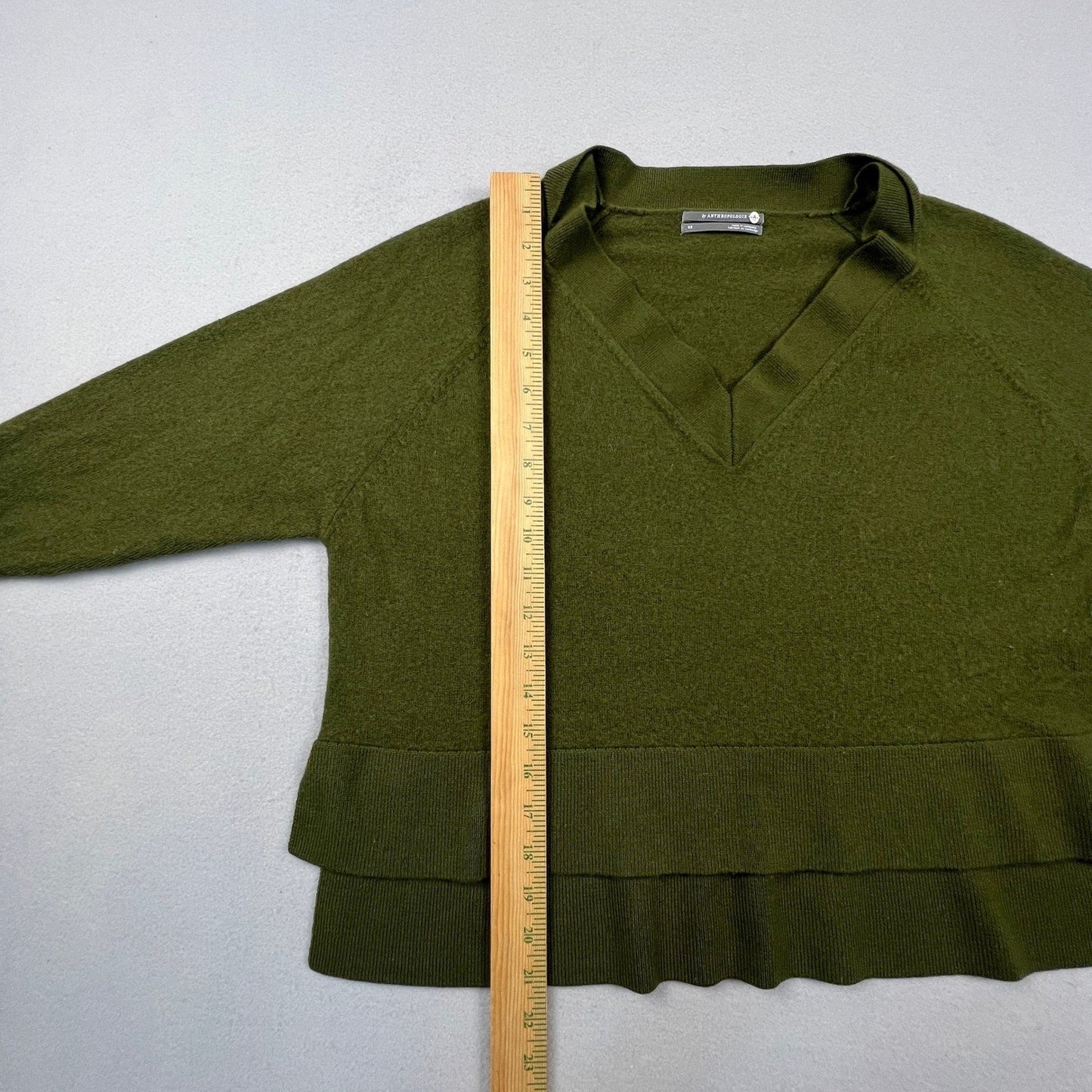 Anthropologie Sweater 100% Merino Wool Womens XS Tiered Hem Knit Minimalist