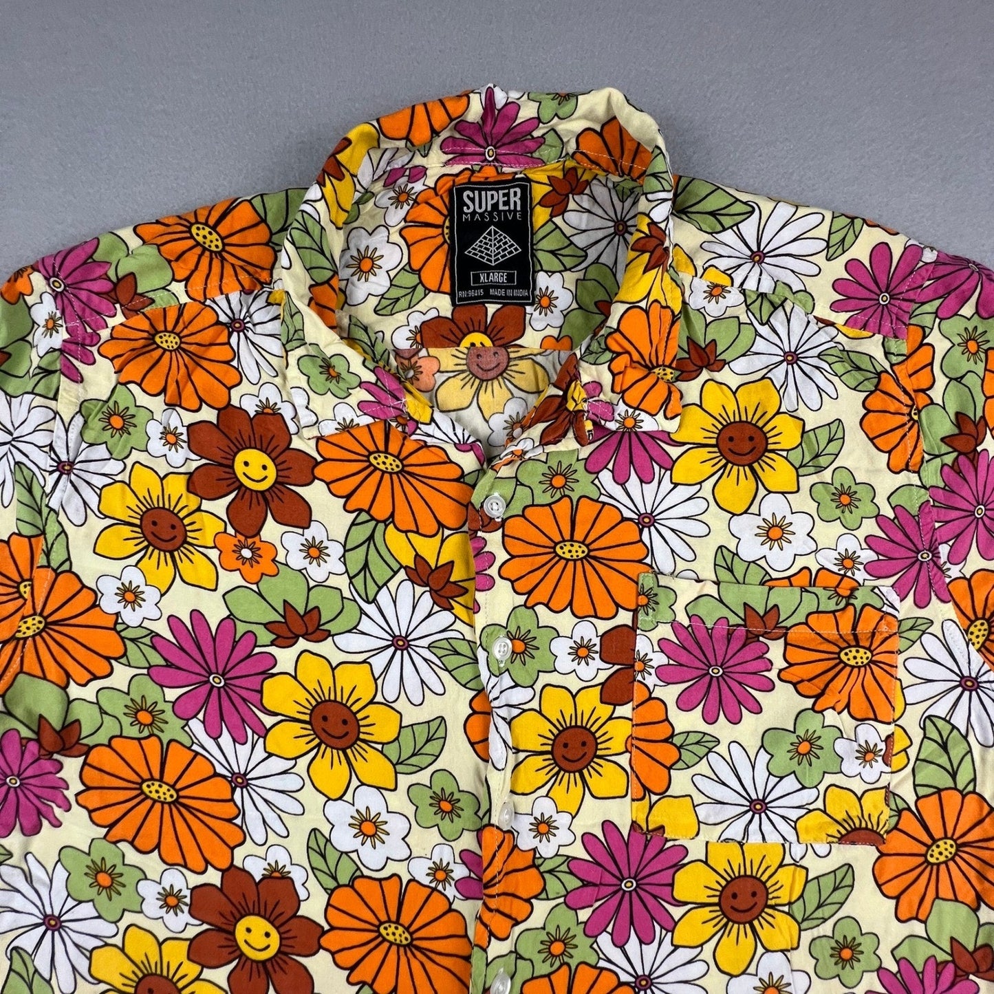 Super Massive Button Down Shirt Mens XL Floral Smiley Face Retro 70s Indie Aloha