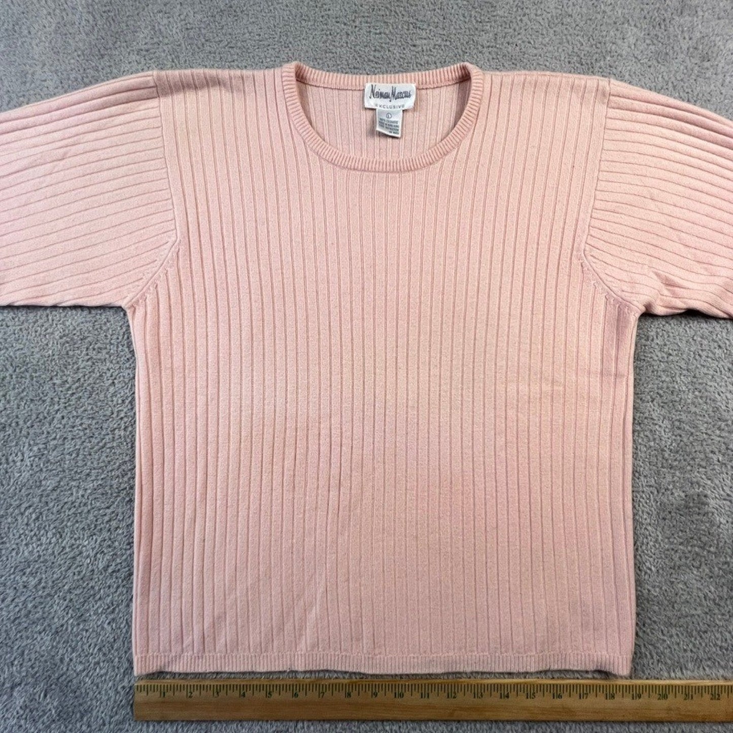 Neiman Marcus 100% Cashmere Crewneck Sweater Womens Pink Size Large Quite luxury