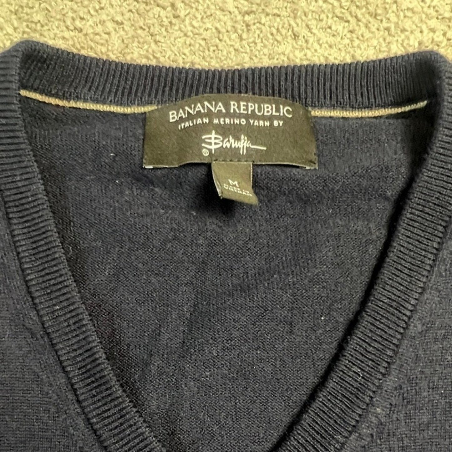 Banana Republic Italian Merino Wool V-Neck Sweater Mens Medium Navy Blue