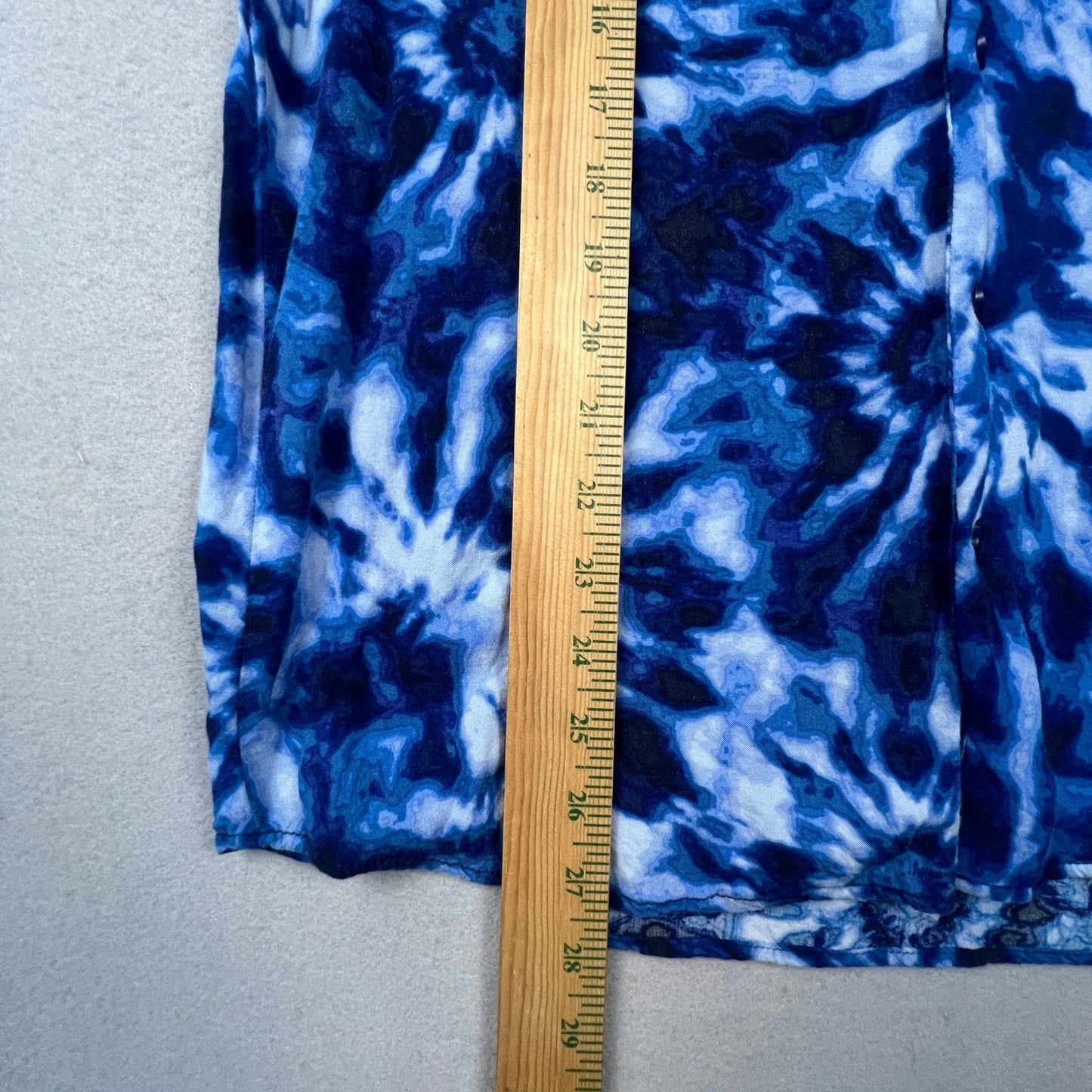 Griffintown Button Up Shirt Mens M Blue Tie Dye Rayon Short Sleeve Summer