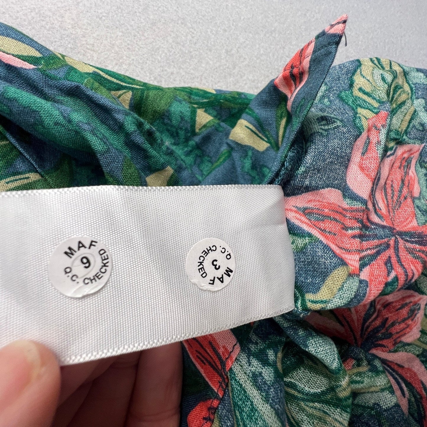 Hawaiian Button Up Shirt Mens XL Floral Tropical Summer Camp Aloha Vacation