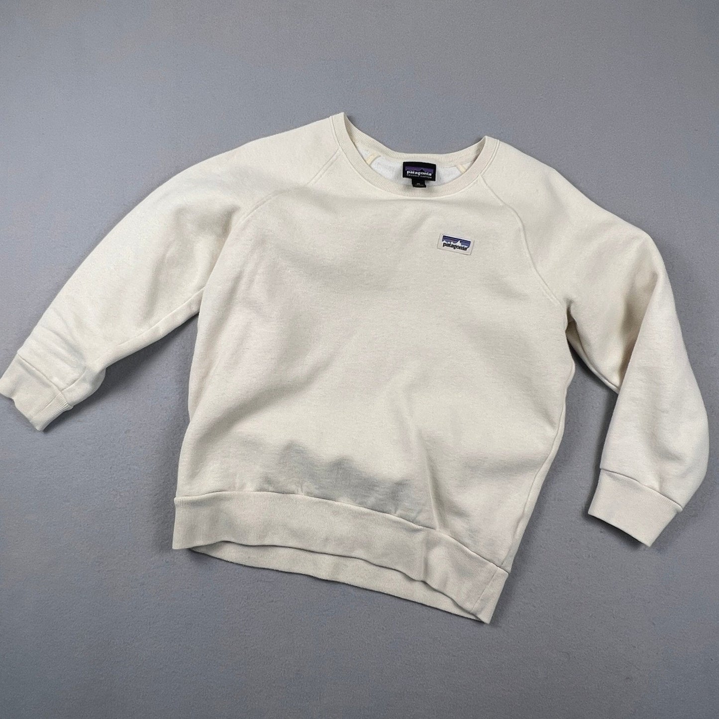 Patagonia Sweatshirt Womens XS Cream Organic Cotton P-6 Logo Crewneck Pullover