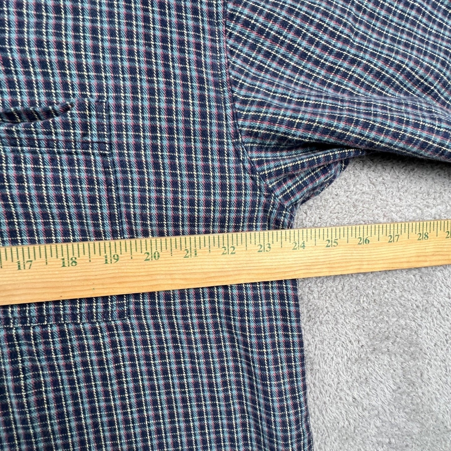 Royal Robbins Plaid Button Down Mens Large Blue Long Sleeve Cotton Flannel Shirt