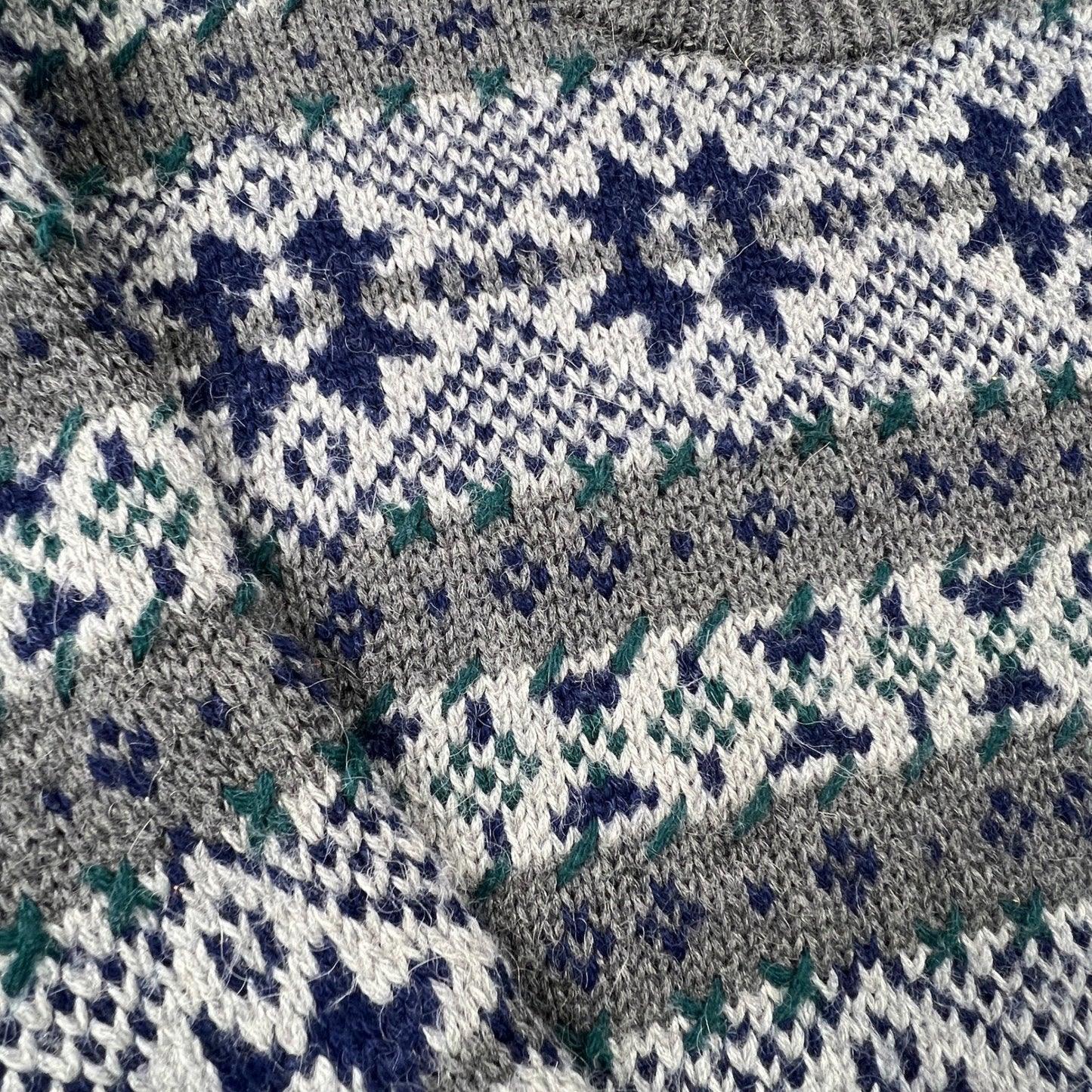 Vintage Alpaca Wool Sweater Mens Medium Gray Fair Isle Snowflake Knit Peru Boho
