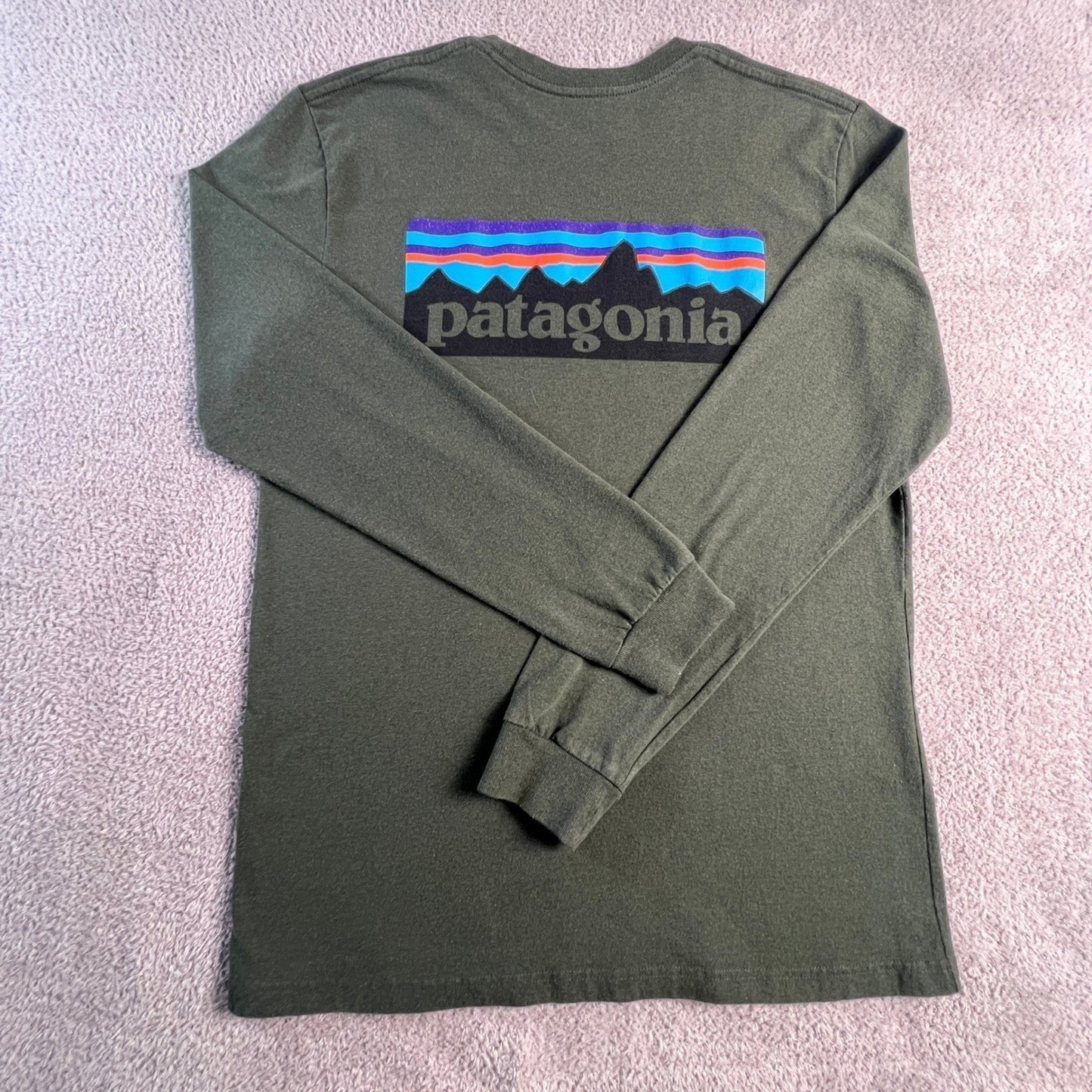 Patagonia Long Sleeve Shirt Mens Medium P-6 Logo Responsibili-Tee Green
