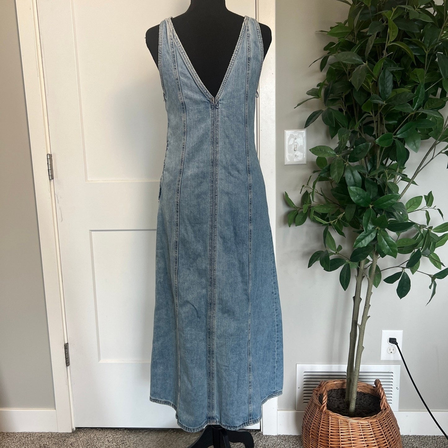 Zara Denim Maxi Dress Womens S Blue V-Neck Sleeveless Seam Detail Boho Casual