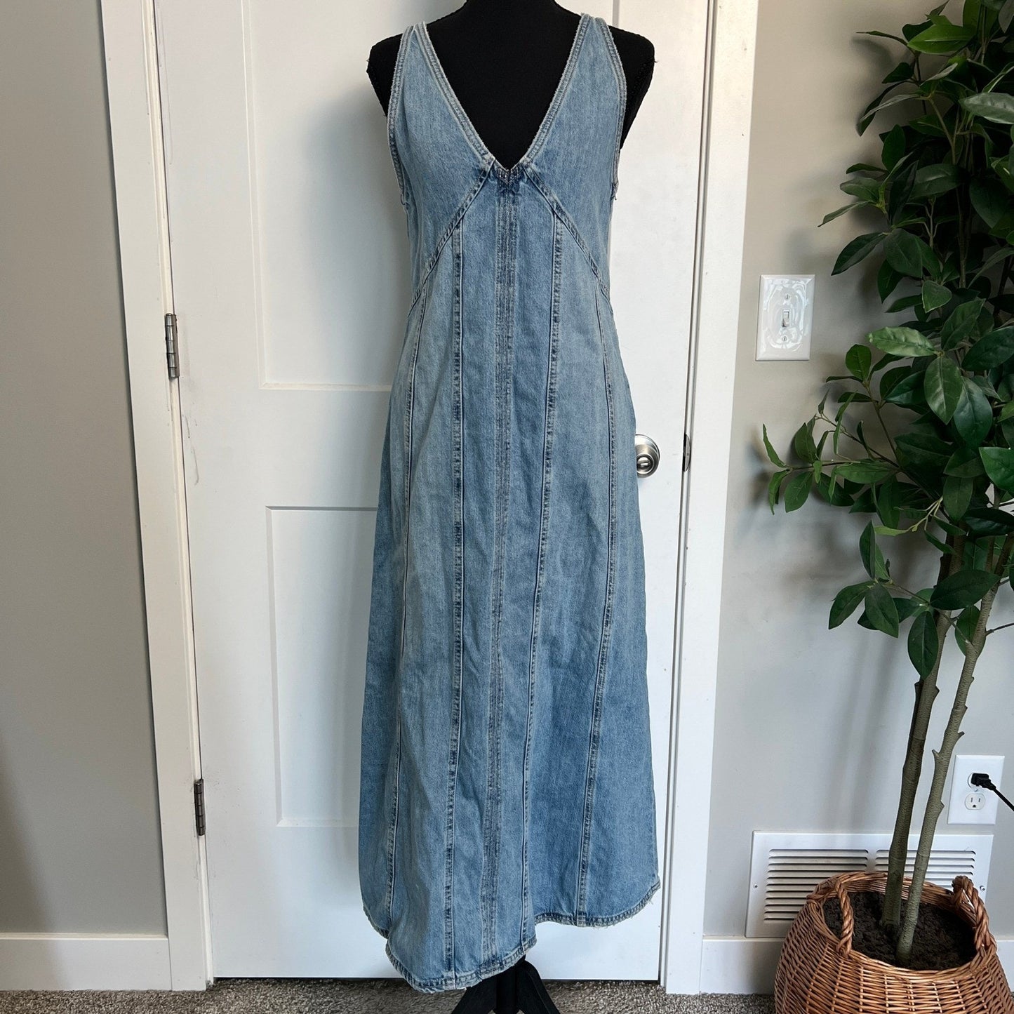 Zara Denim Maxi Dress Womens S Blue V-Neck Sleeveless Seam Detail Boho Casual