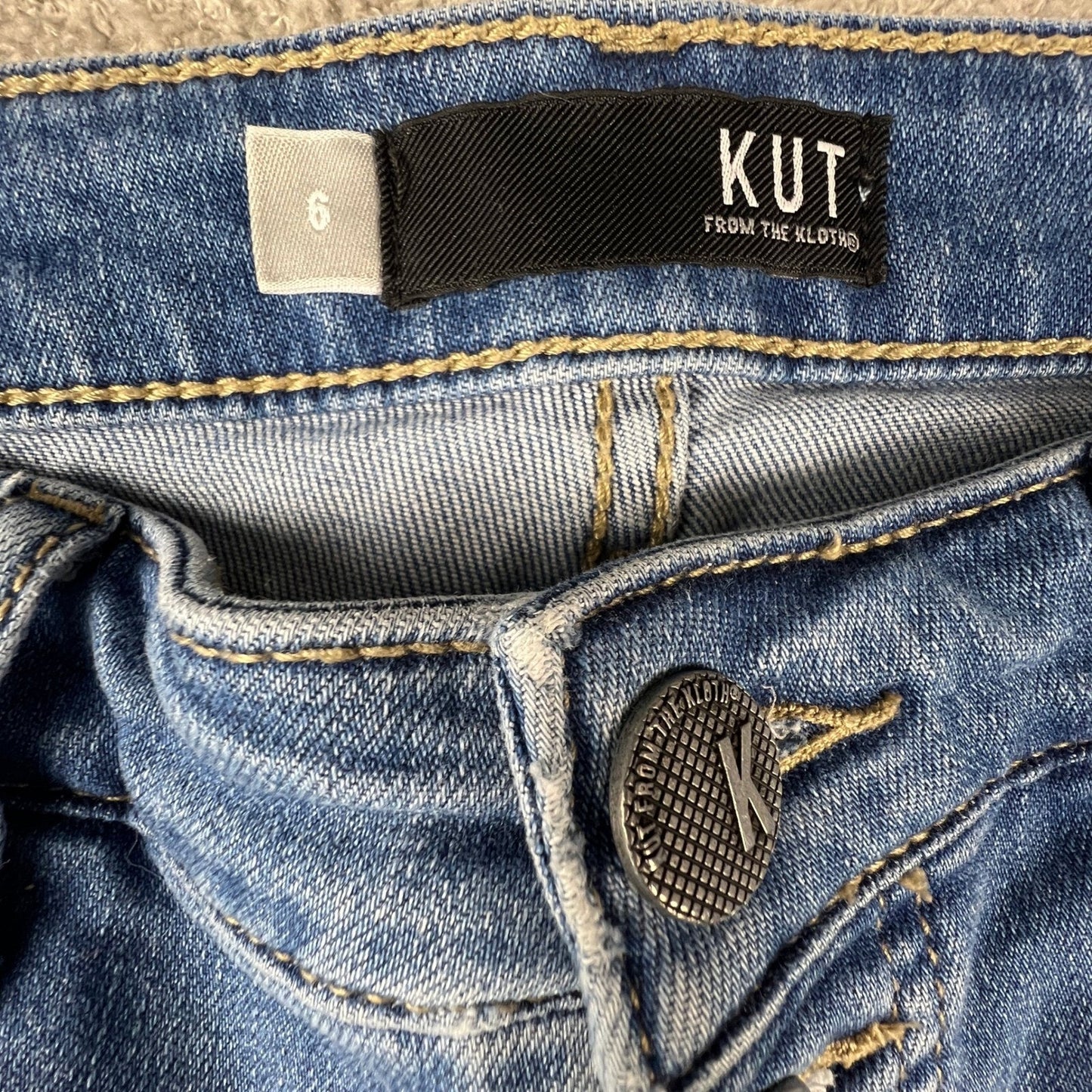Kut from the Kloth Reese Straight Leg Jeans Womens 6 Blue Button Fly Distressed