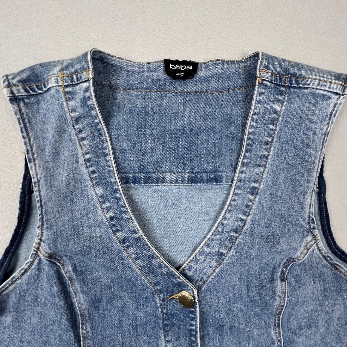 Bebe Denim Vest Womens XL Blue Button Front Gold Hardware Casual Y2K Style