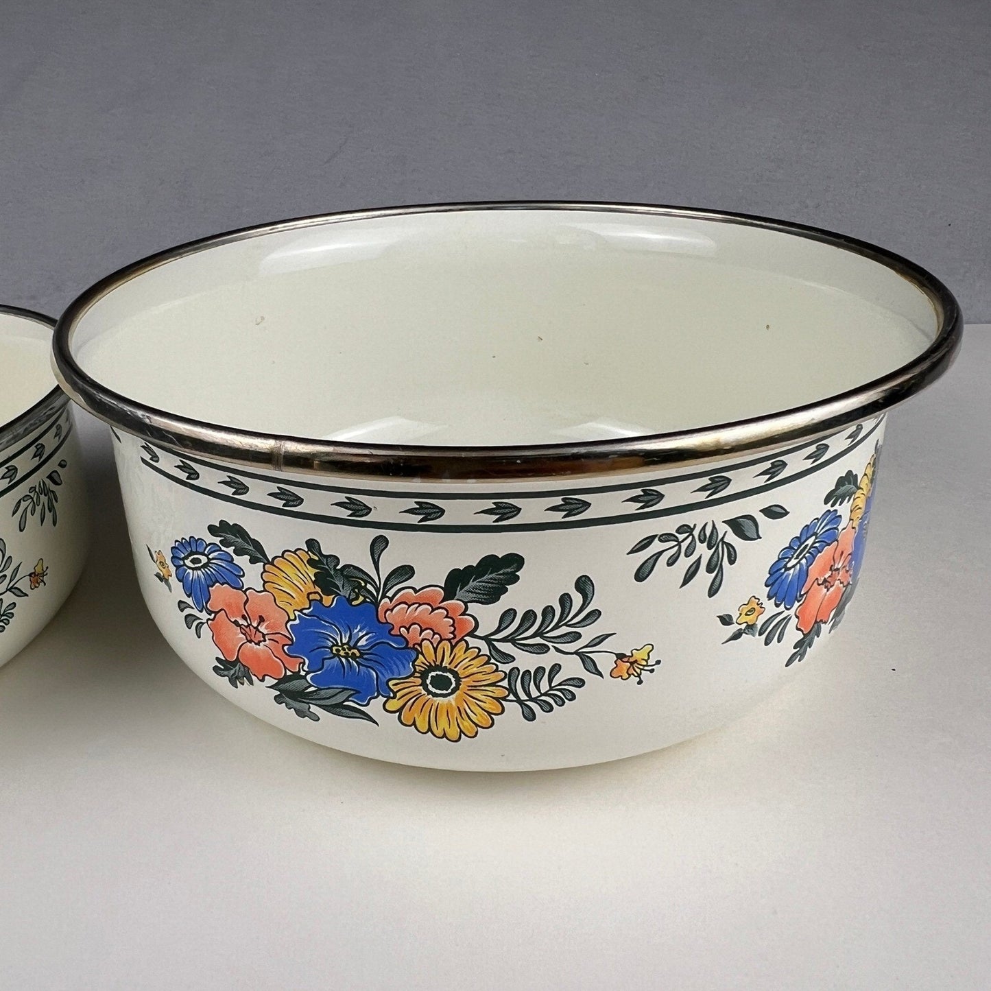 VTG Bowls M. Kamenstein Enamel Set of 2 Floral 1982 Kitchenware Grandamcore