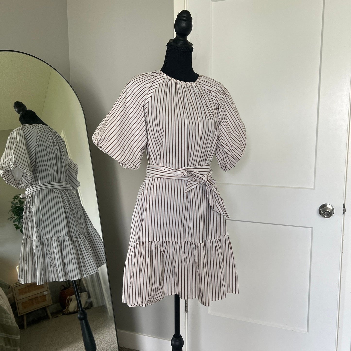 Minkpink Mini Dress Womens XS White Brown Striped Puff Sleeve Tiered Boho Summer