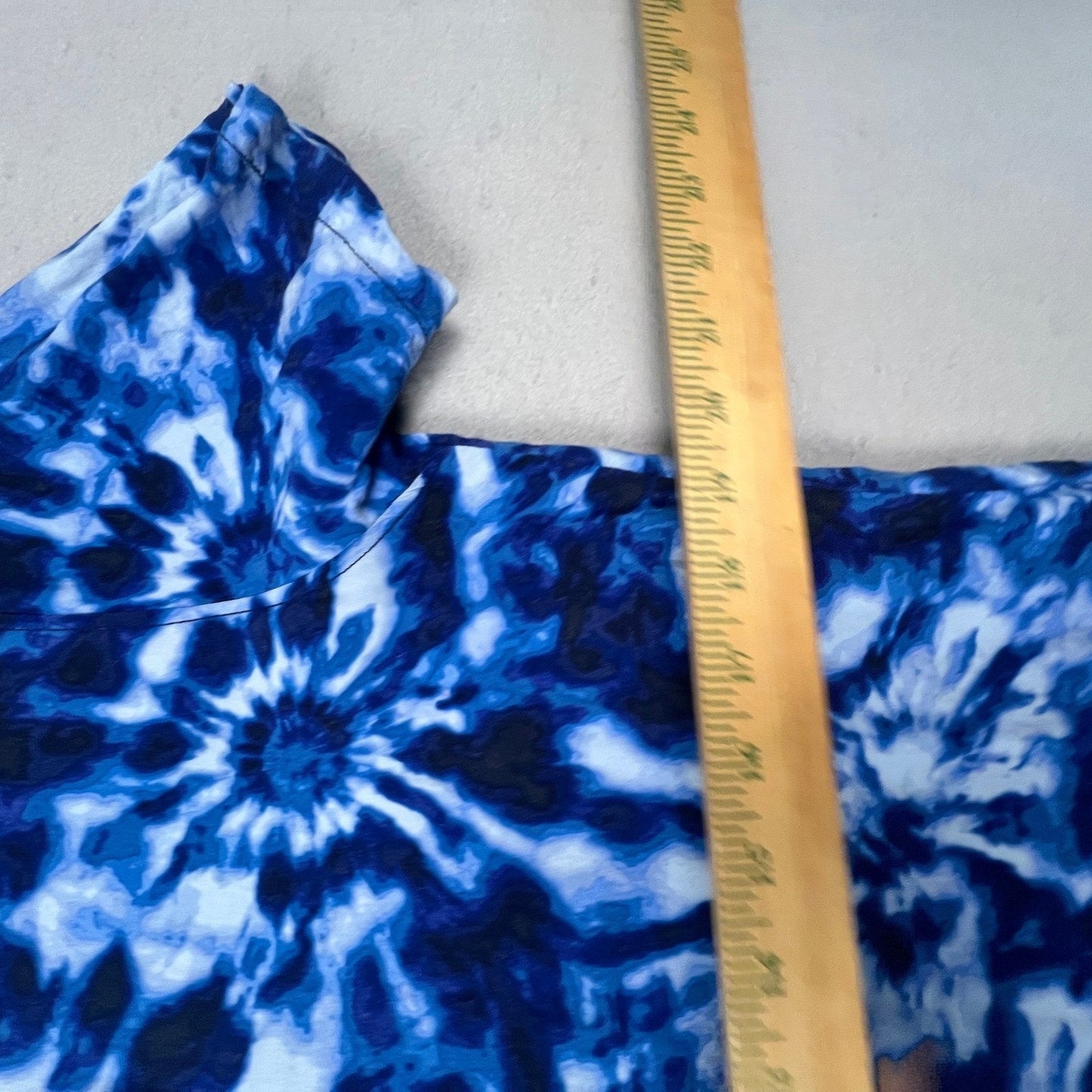 Griffintown Button Up Shirt Mens M Blue Tie Dye Rayon Short Sleeve Summer