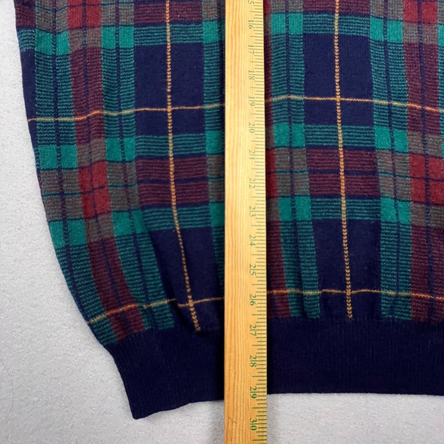 Pringle of Scotland V-Neck Sweater Men 2XL Navy Plaid Lambswool Vintage Scotland