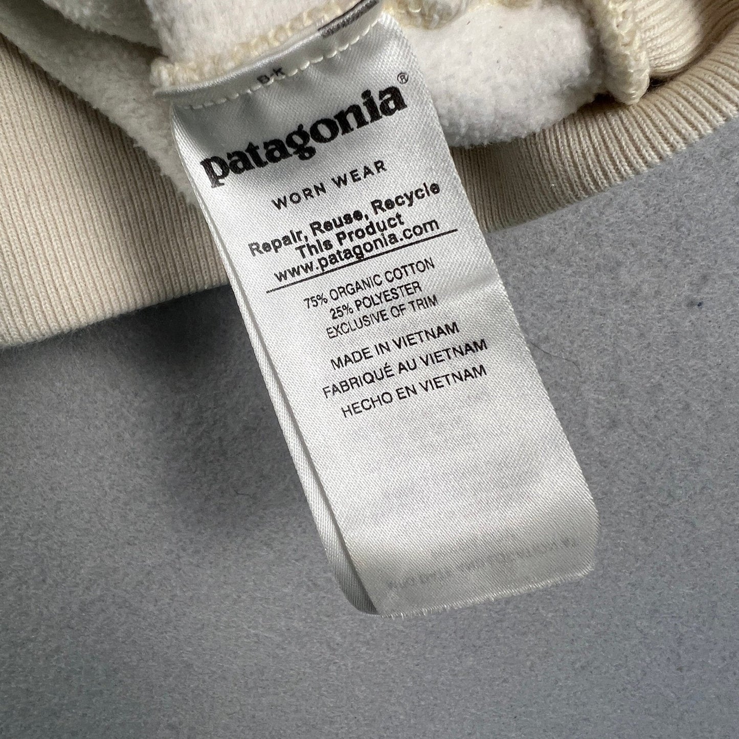 Patagonia Sweatshirt Womens XS Cream Organic Cotton P-6 Logo Crewneck Pullover