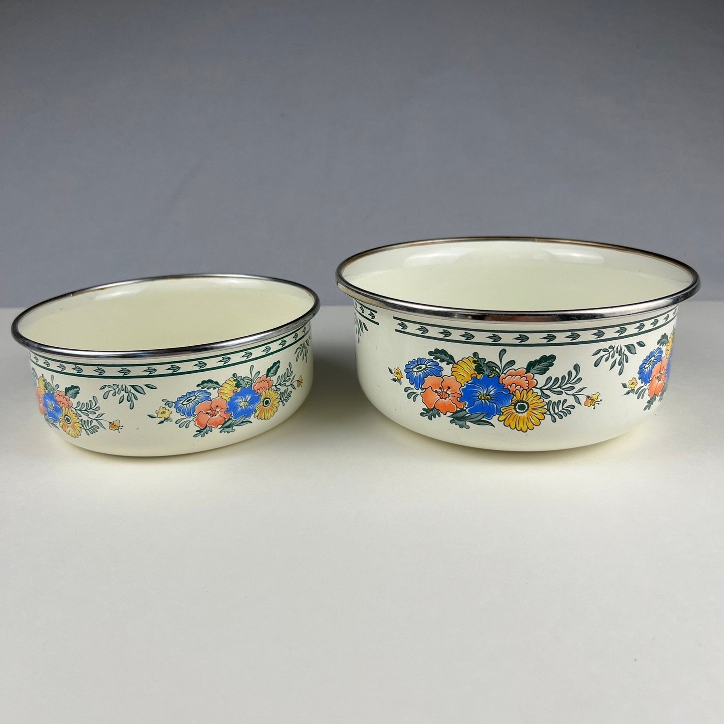 VTG Bowls M. Kamenstein Enamel Set of 2 Floral 1982 Kitchenware Grandamcore