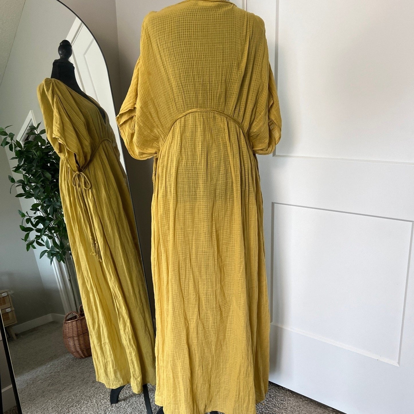 Zara Maxi Dress Womens M Yellow V-Neck Textured Tassel Boho Beach Kaftan