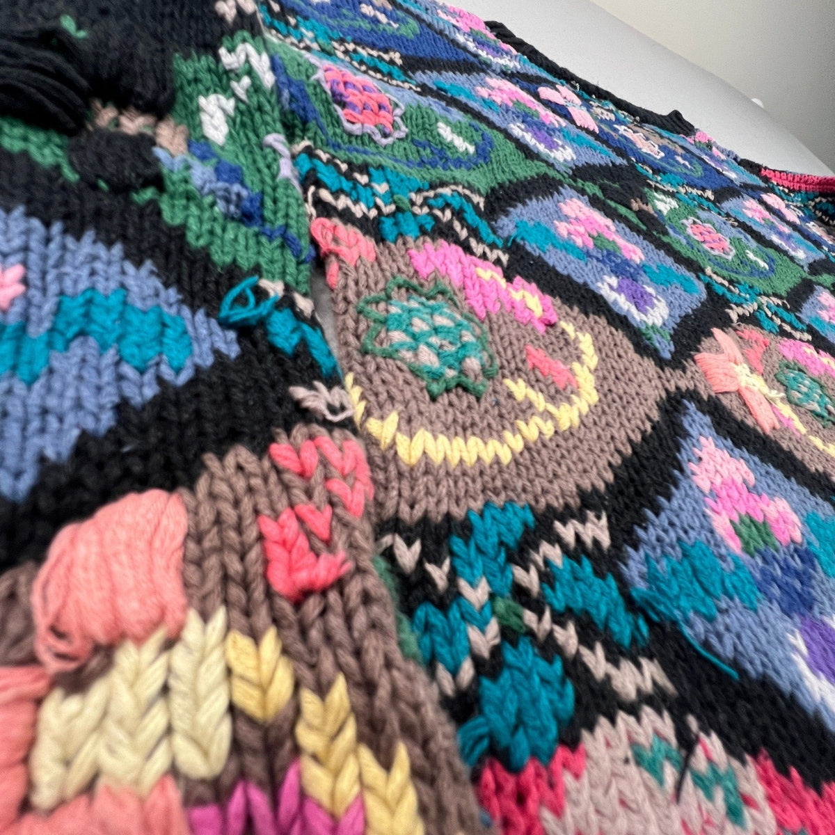 Northern Isles Sweater Womens Small Multi Diamond Floral Hand Knit Vintage 90s