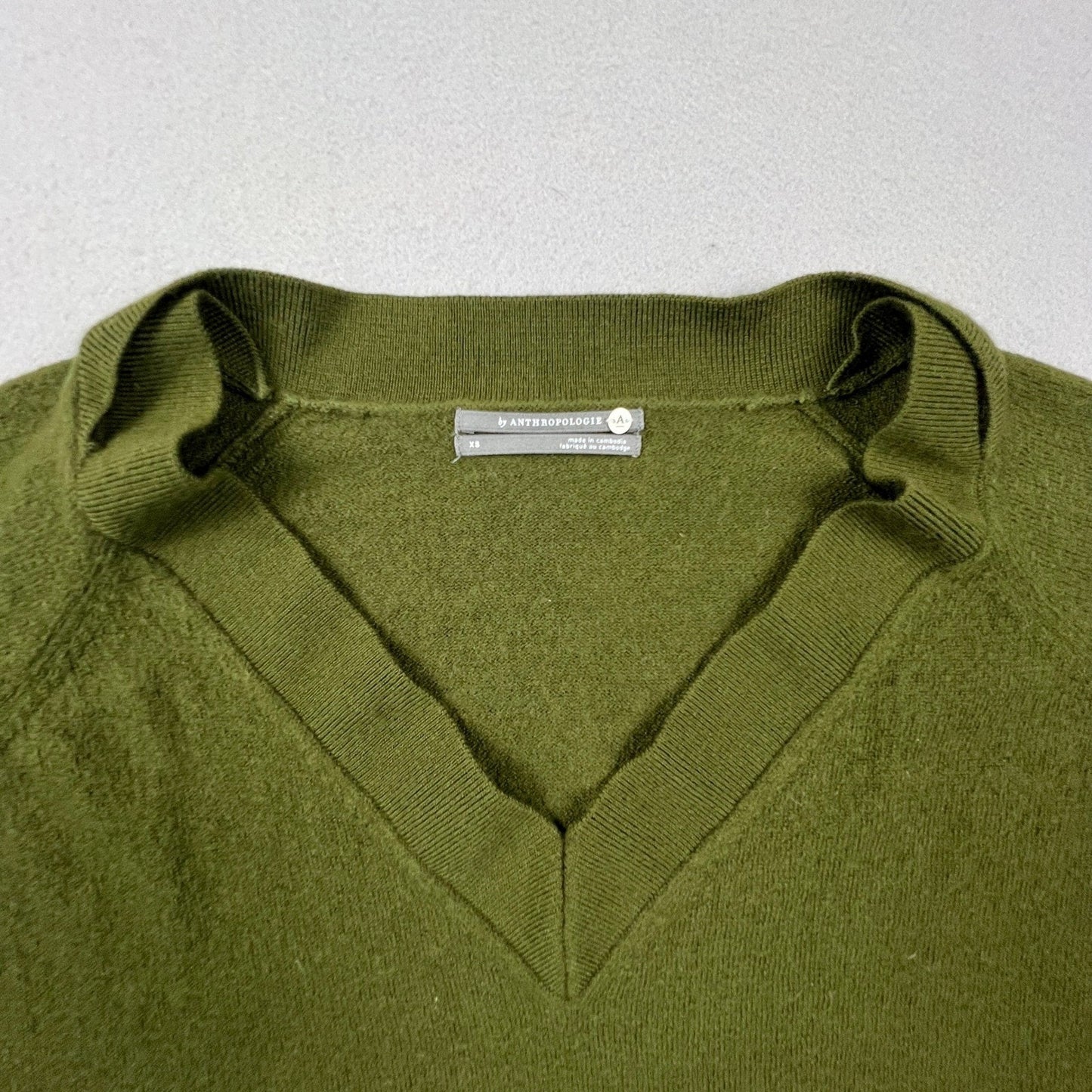 Anthropologie Sweater 100% Merino Wool Womens XS Tiered Hem Knit Minimalist