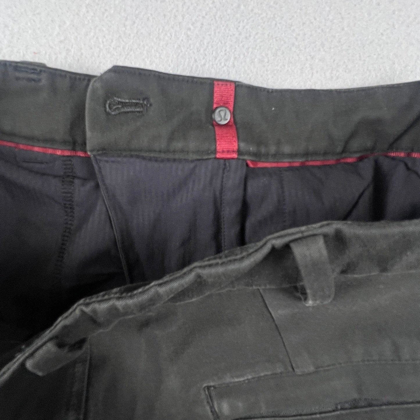 Lululemon Commission Slim-Fit Pant Mens 30 Black Technical Chino Casual Trousers